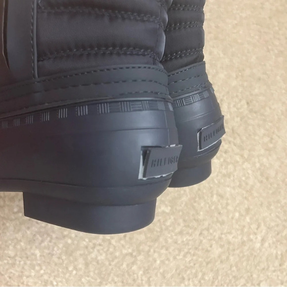 Tommy Hilfiger Duck Boots navy red size 9 - Picture 3 of 11